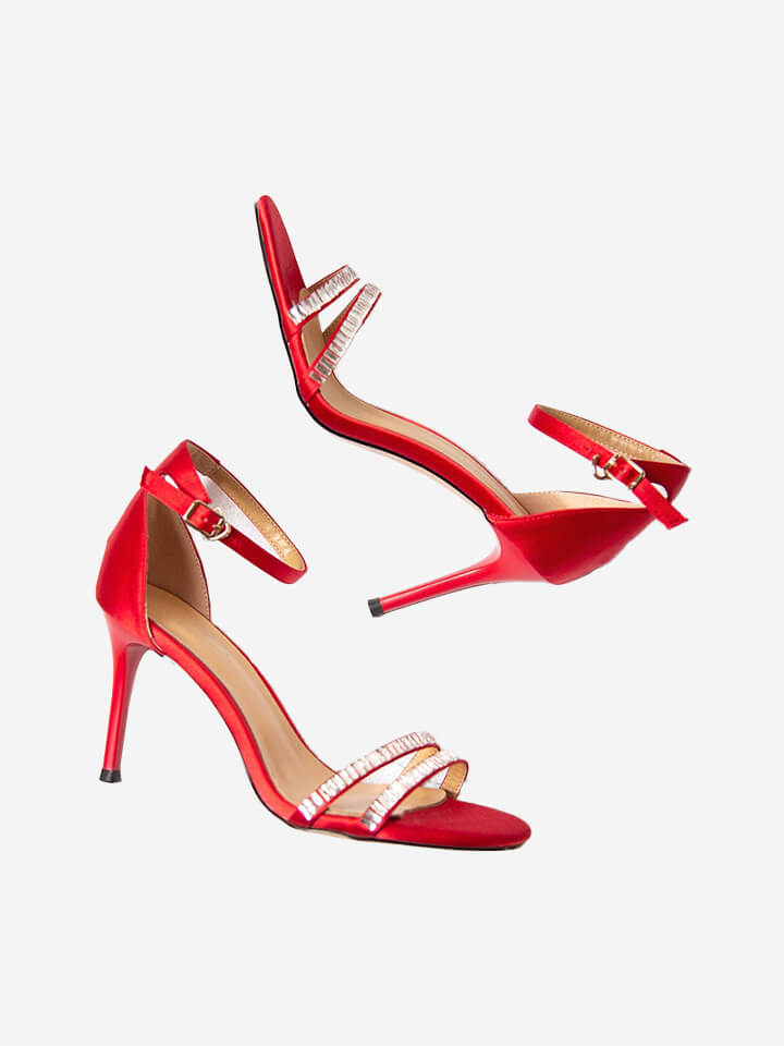 IMAGEN DE CALZADO TACONES ROJOS